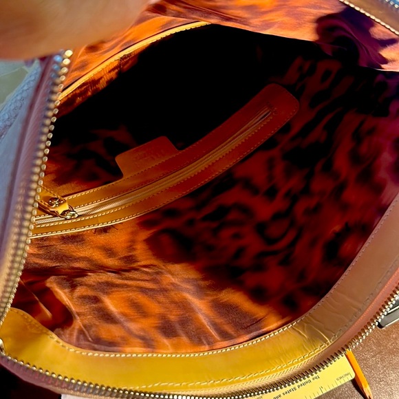 Stuart Weitsman combination of pattern and snake leather - Picture 4 of 5